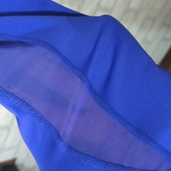 🍉 Fabletics Purple Leggings High Rise Sheer Side Panels with Pockets - Picture 3 of 4